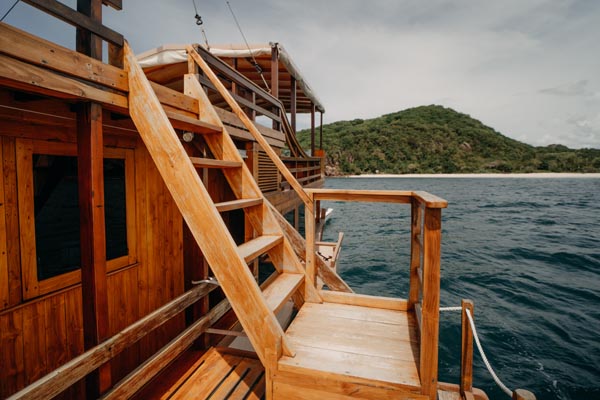 Tangga Sundeck